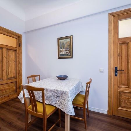 Stories Writer'S Ap 40Sqm Renovated Free Parking Apartment Riga Exterior photo