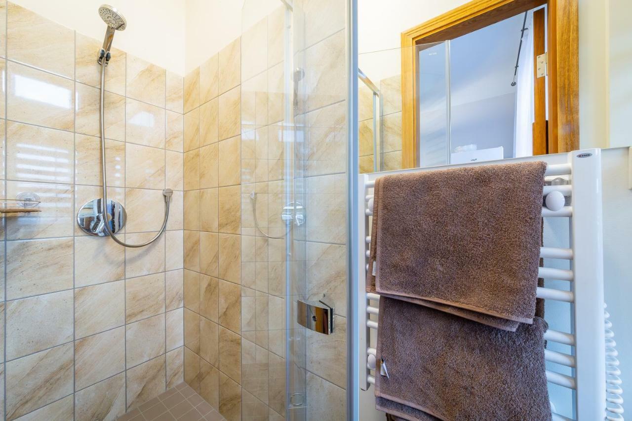 Stories Writer'S Ap 40Sqm Renovated Free Parking Apartment Riga Exterior photo